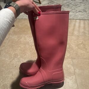 Hunter Fuchsia Rain Boots